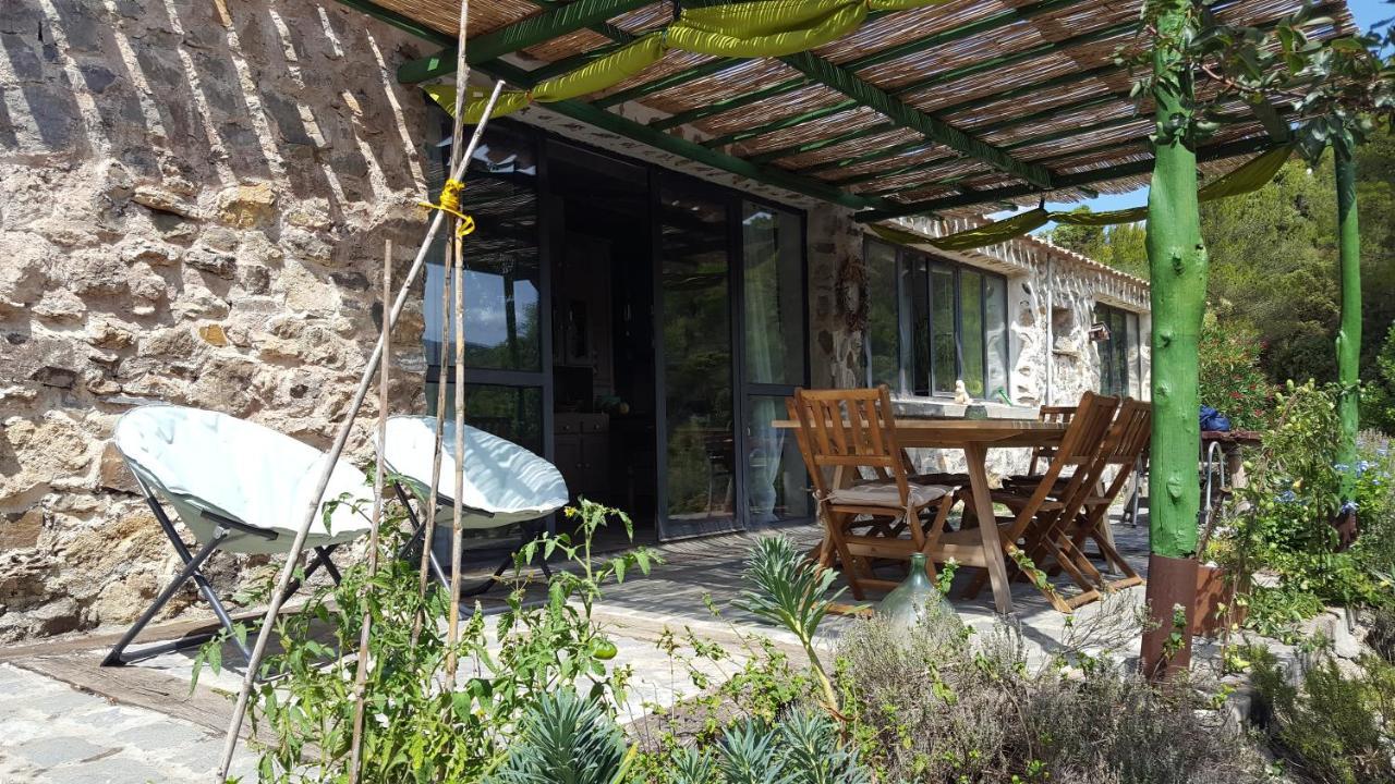 La Loubiere, Ancienne Bergerie En Pleine Garrigue Bed & Breakfast Fraissé-des-Corbières Exterior foto